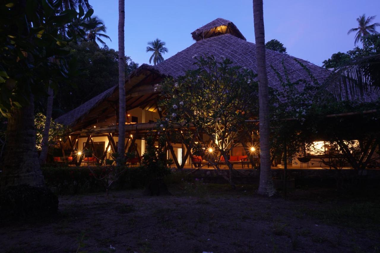 Coral Eye Boutique Resort And Marine Outpost Likupang Esterno foto